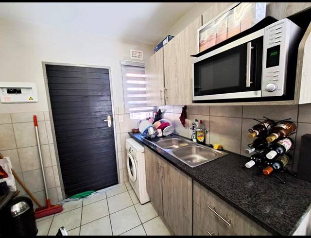 2 BEDROOM APARTMENT FOR SALE IN HEUWELOORD
